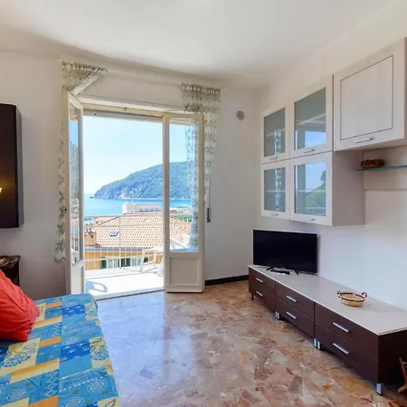 Pet Friendly In With Kitchen * Moneglia