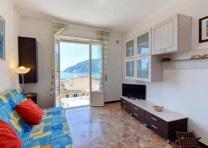 Pet Friendly In * Moneglia